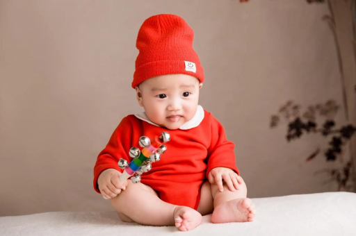 中国台湾3个月宝宝翻身